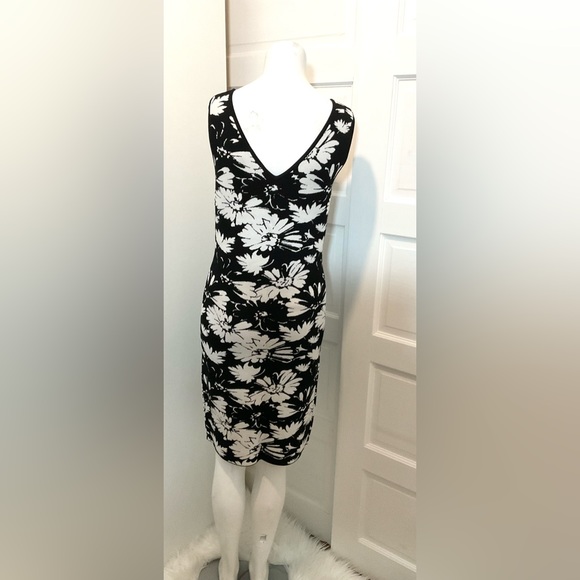 EMPROVED FLORAL DRESS - Picture 5 of 9